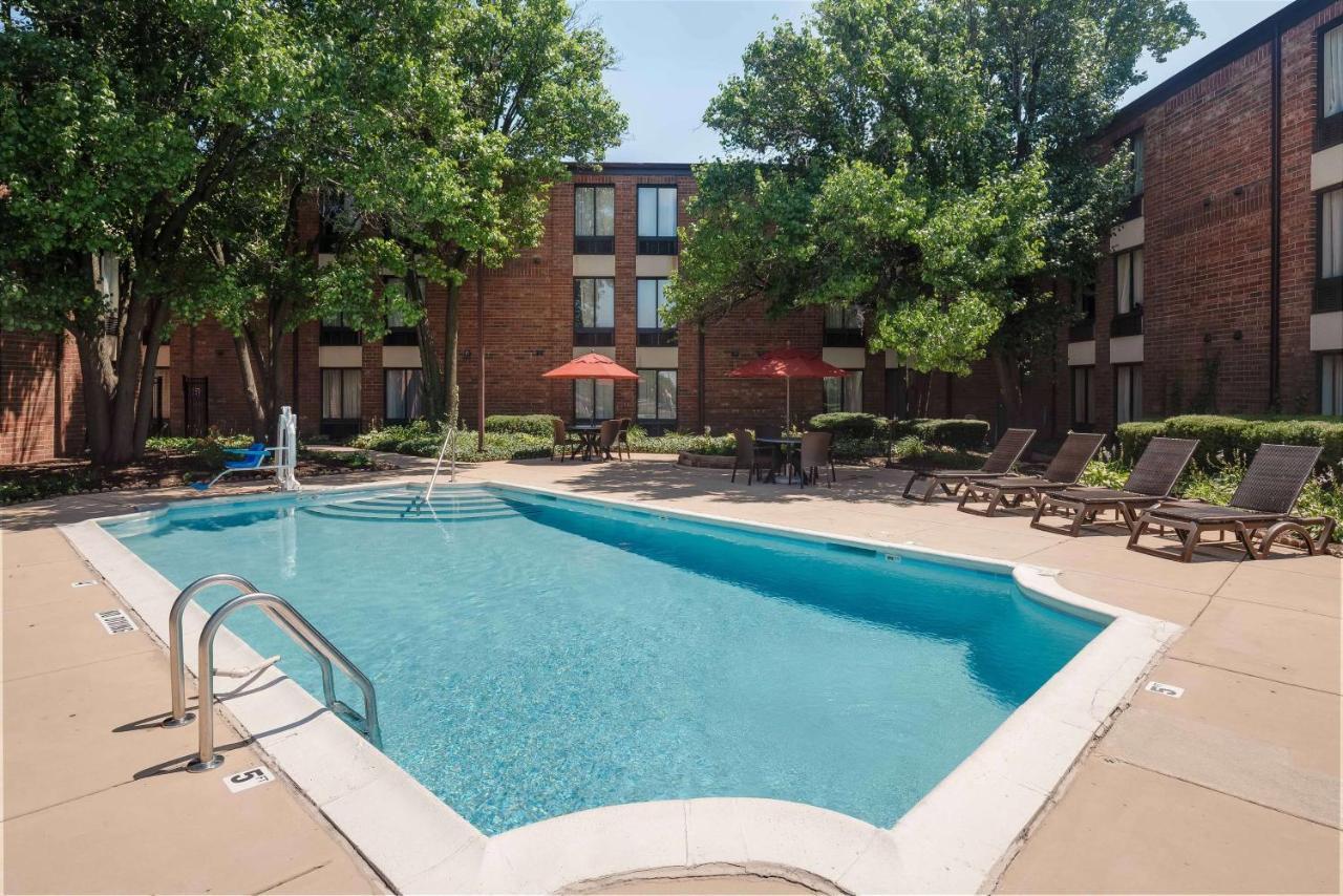 Best Western Chicago - Downers Grove Εξωτερικό φωτογραφία